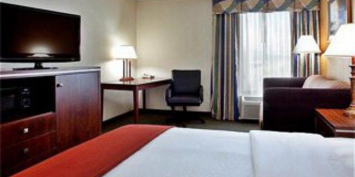 Holiday Inn Express Roanoke-Civic Center